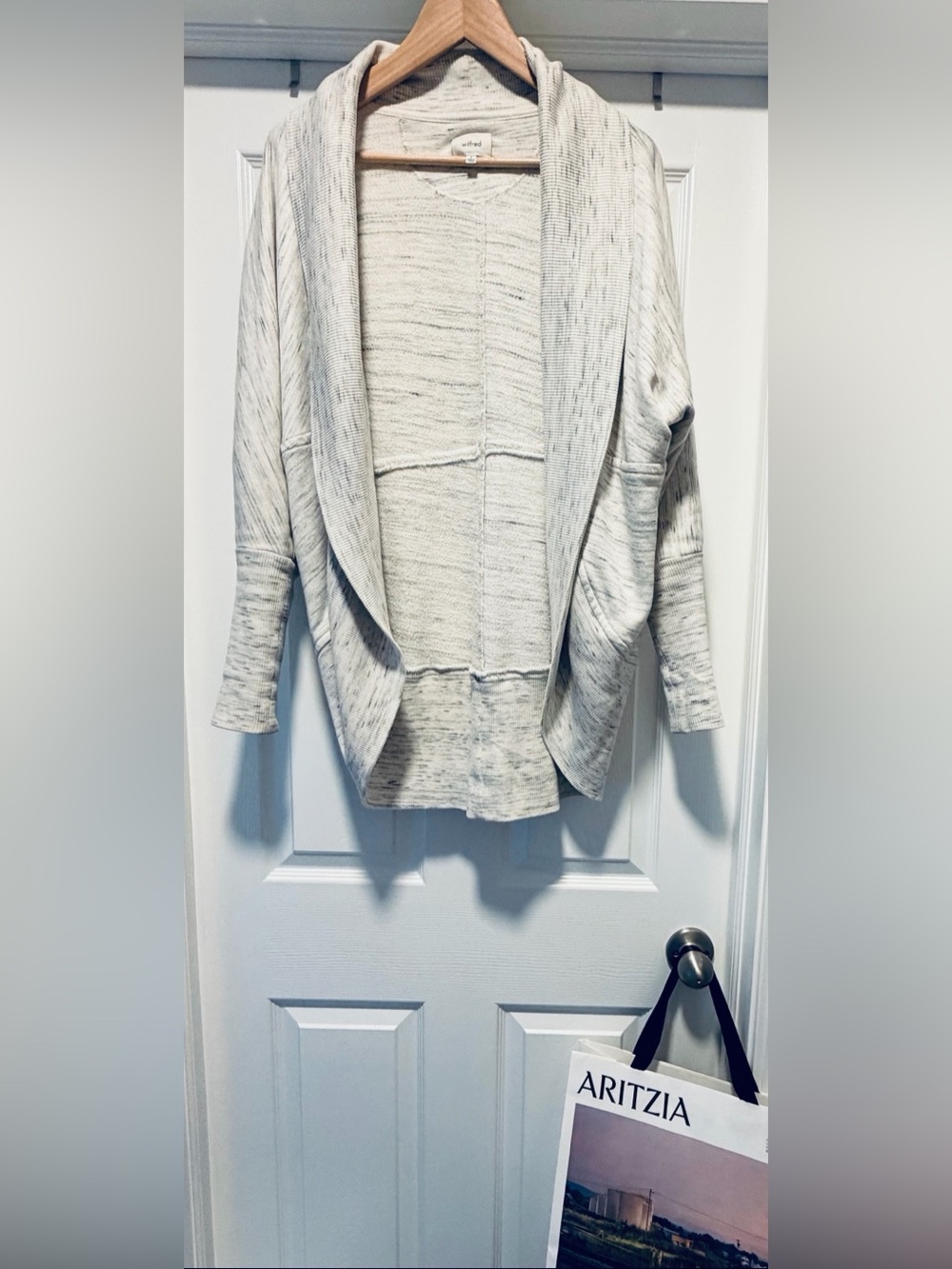 Wilfred Aritzia Diderot Open Front Cocoon
Sweater Light Gray/Cream in Size Small